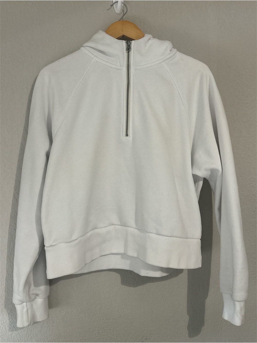 Vuori Classic White Half-Zip Hoodie - size Large